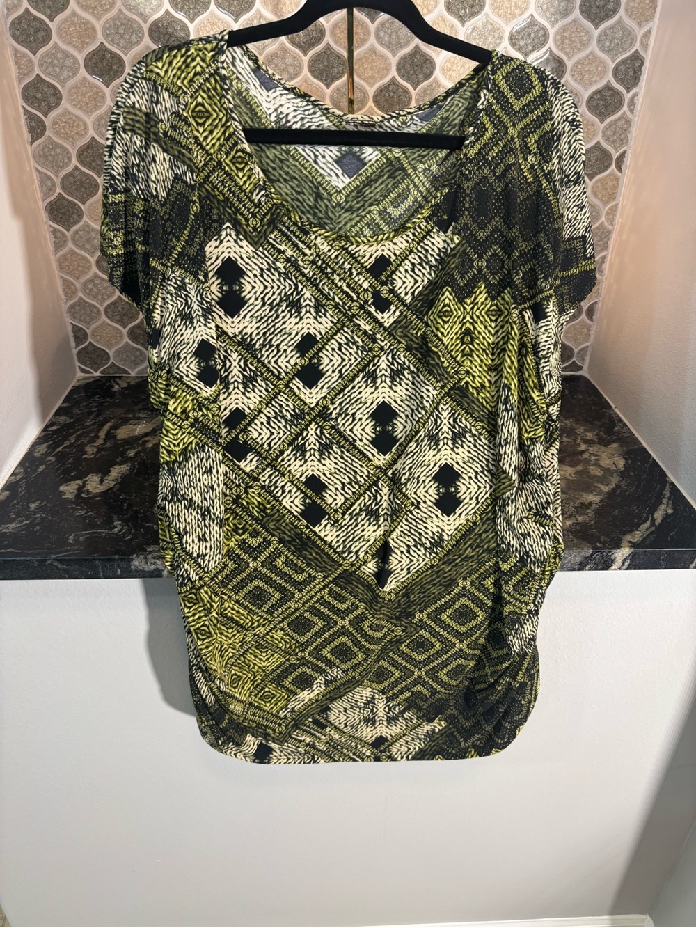 Women’s Geometric Print Short Sleeve Top - Green/Black